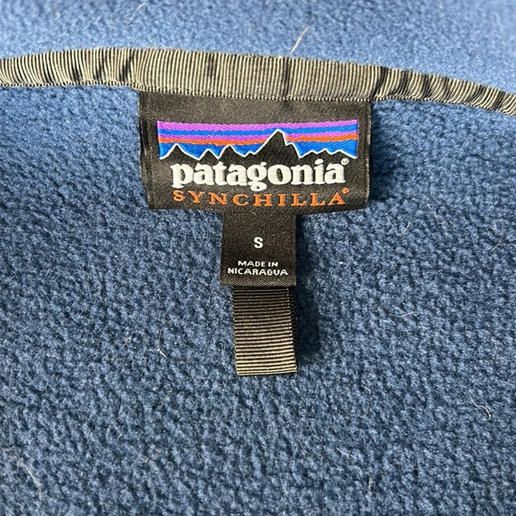 Patagonia Synchilla Size Small Navy/Burgundy Trim Unisex size Small - Picture 4 of 4